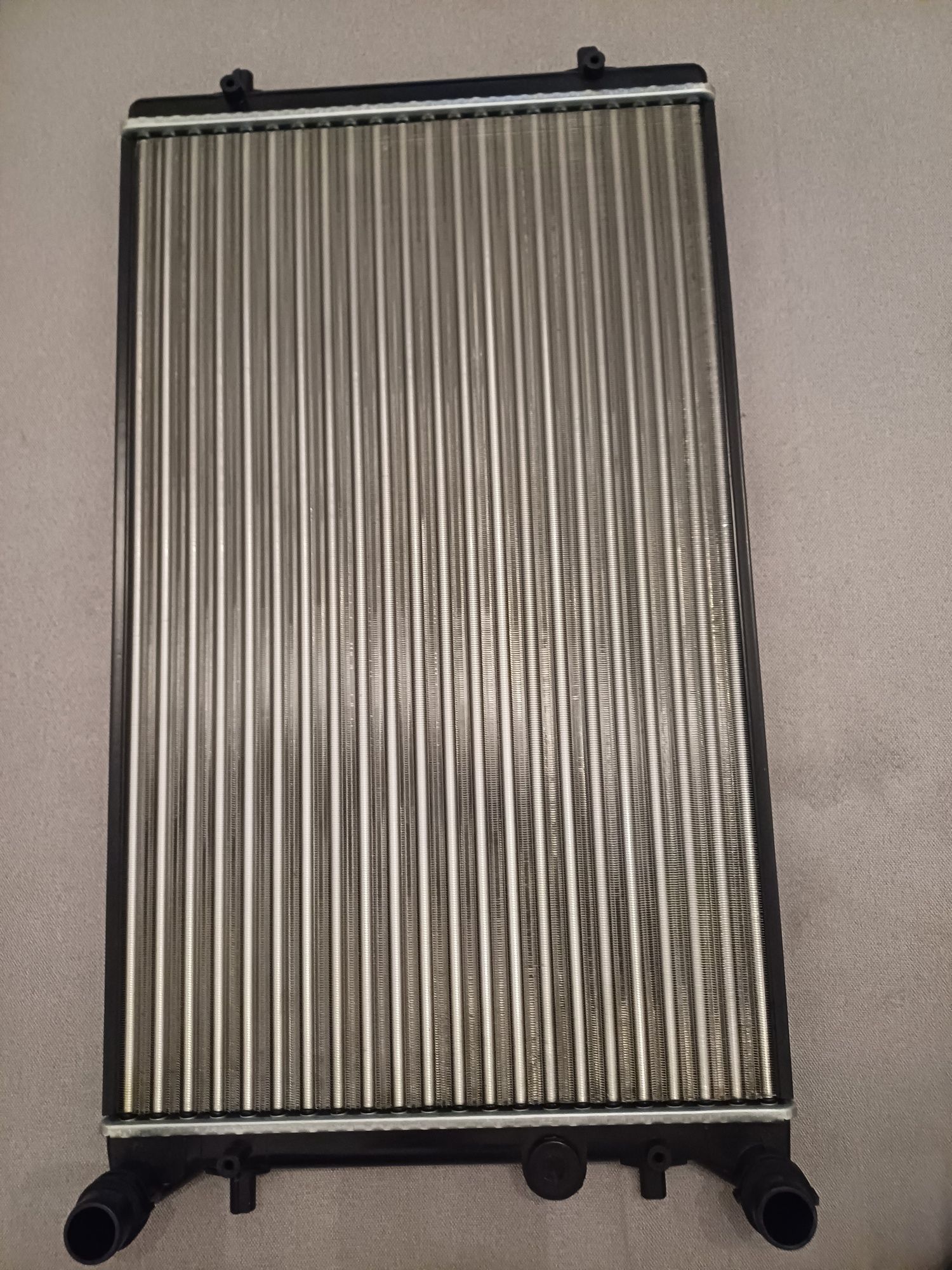 Piesa auto Radiator nou răcire motor pentru Audi/ Skoda/ VW