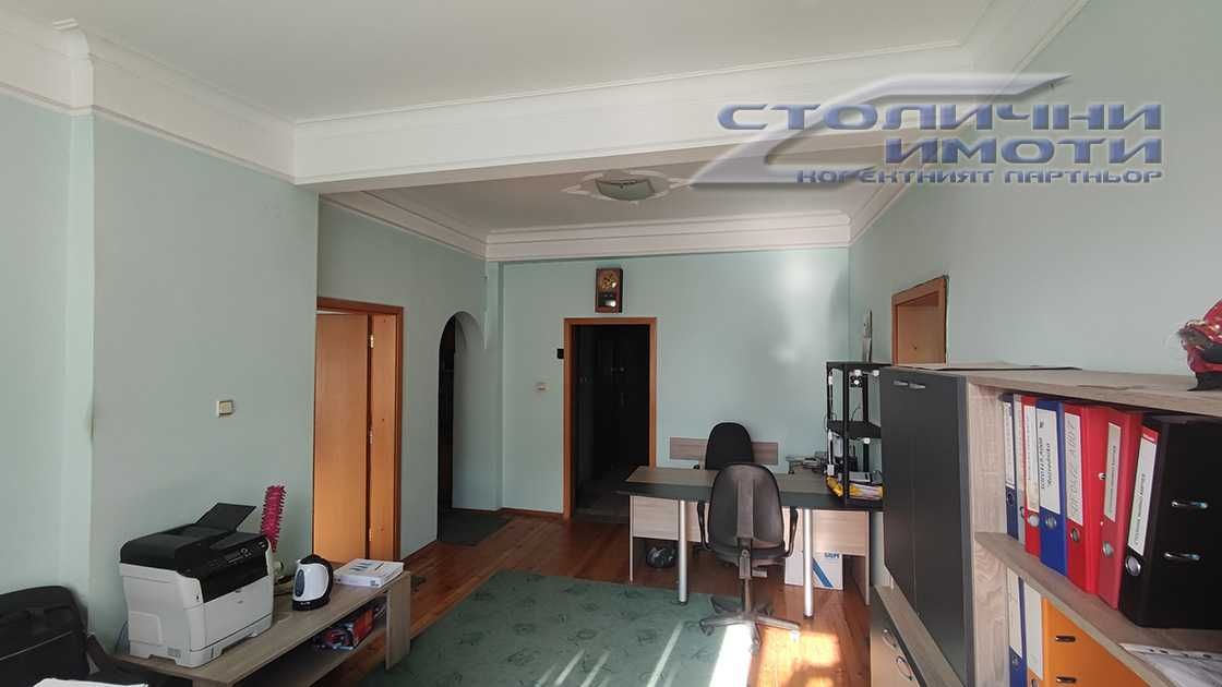 Дава се под наем Офис в София, Център - 120 кв.м за 612 € - Снимка #1