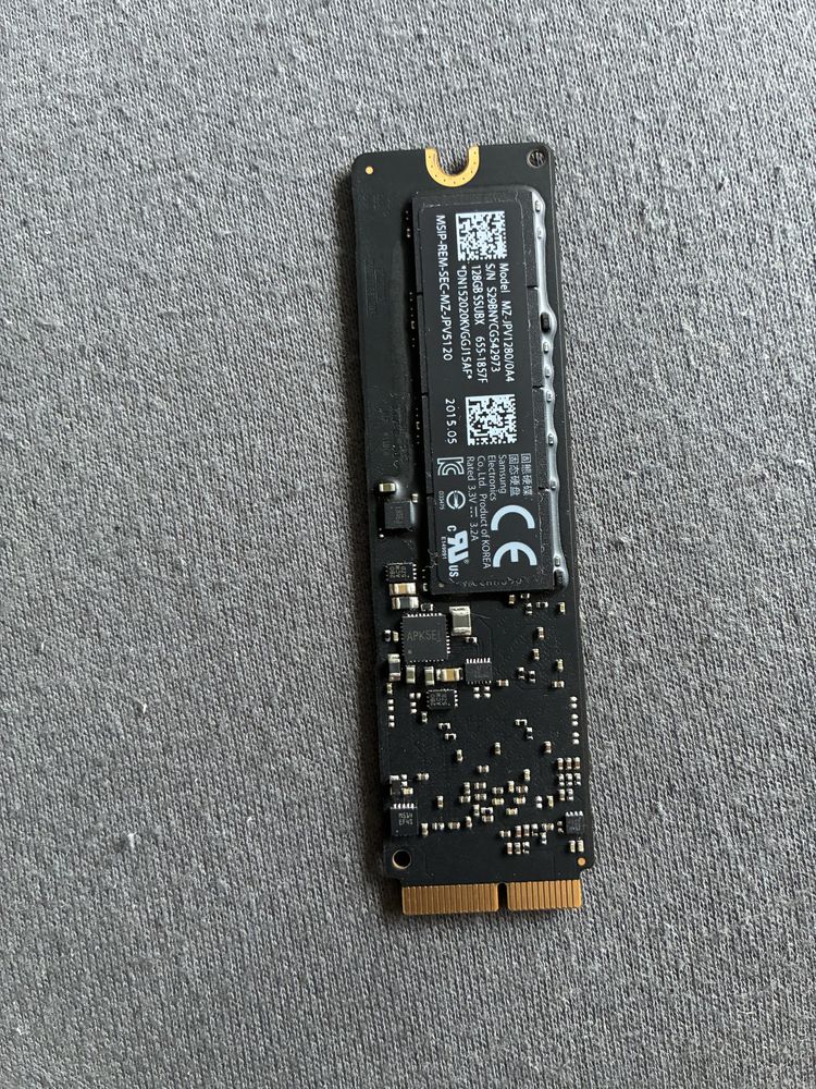 Vând Apple SSD SSUBX PCIE 128 GB original