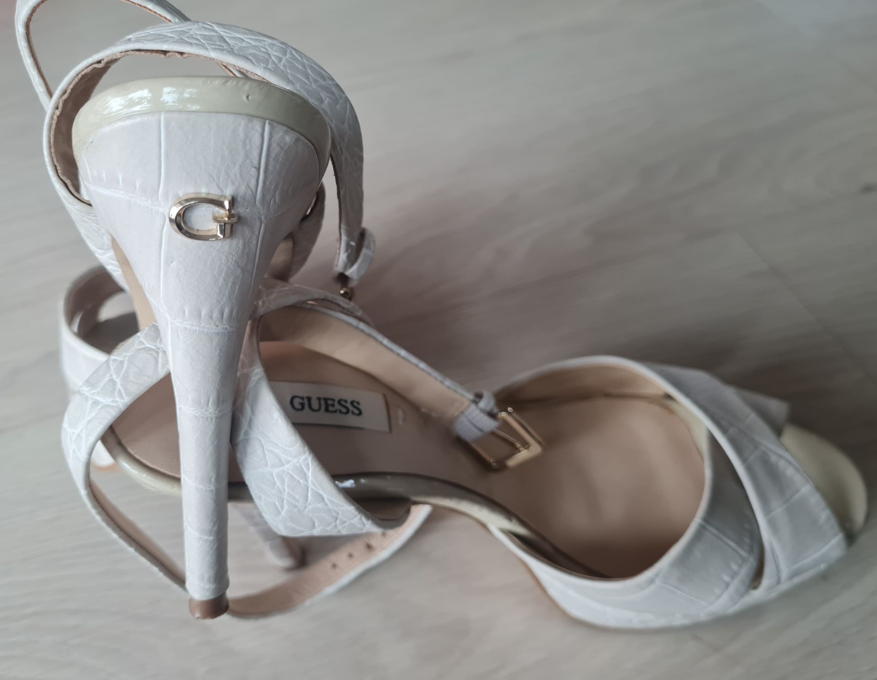 Sandale elegante Guess - mărimea 37