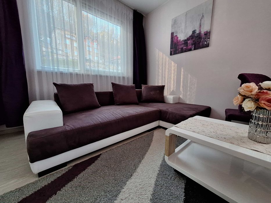 Разтегателен ъглов диван