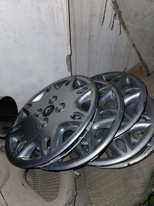 Продаются колпаки R13 в хорошем состоянии!