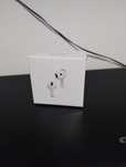 AirPods 4 nedesfăcute