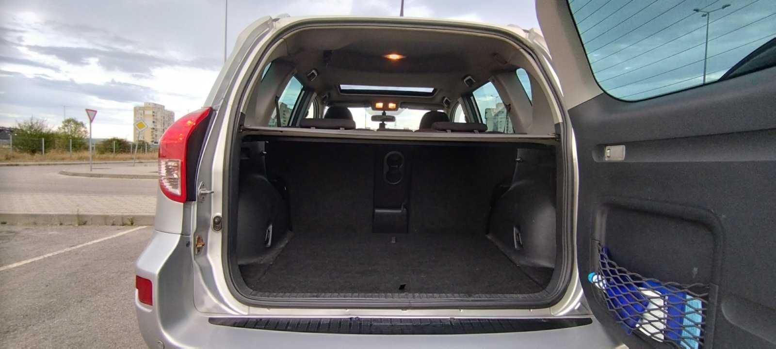 TOYOTA RAV4 III, 2. 0 Petrol 5D AUT Executive от 2006-та