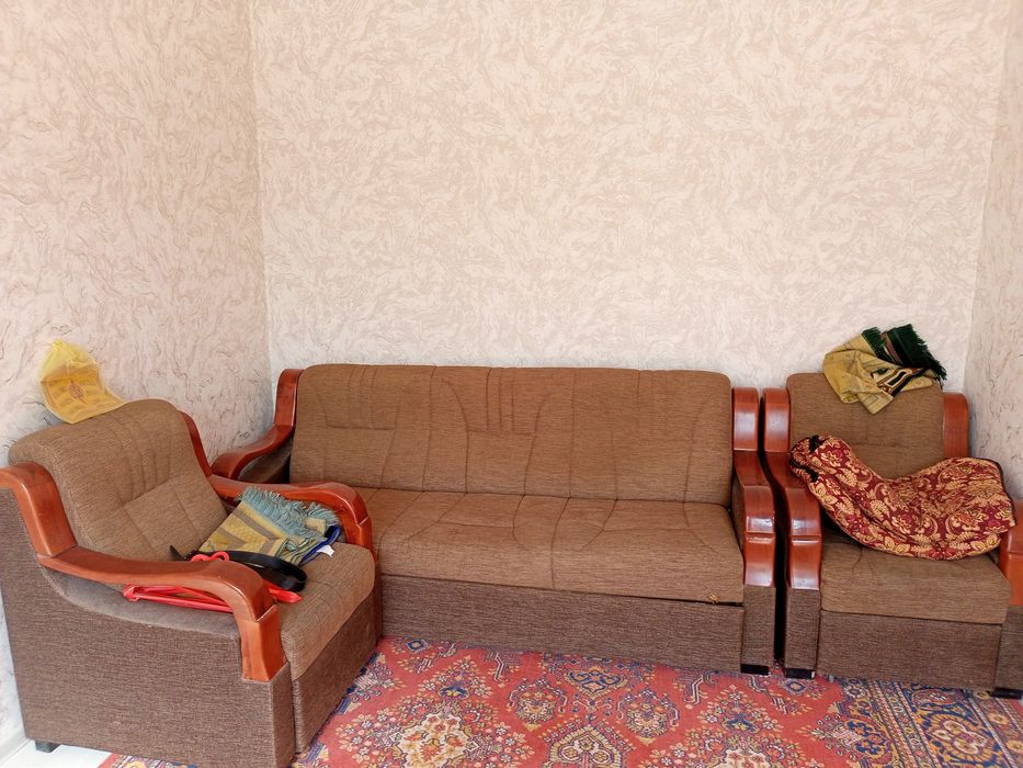 Hovli sotiladi 1.5 sotix