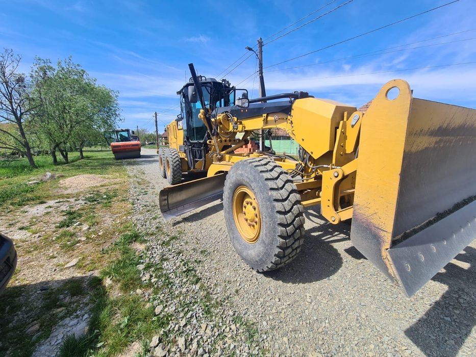 Inchiriere trusa pentru terasamente Autogreder si Compactor