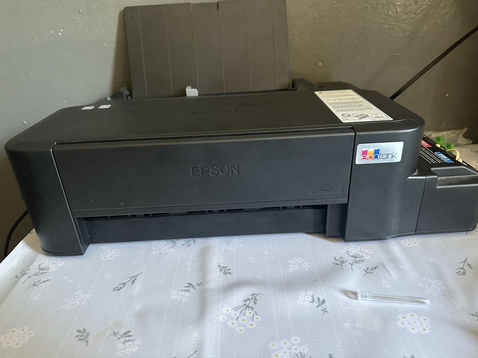 Продам Принтер епсон л121 хорошем состояний