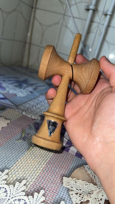 Kendama Krom Pop Mov Sticky