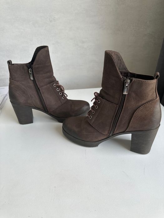 Торг или обмен Замшевые демисезонные ботинки натуралка 37р турция