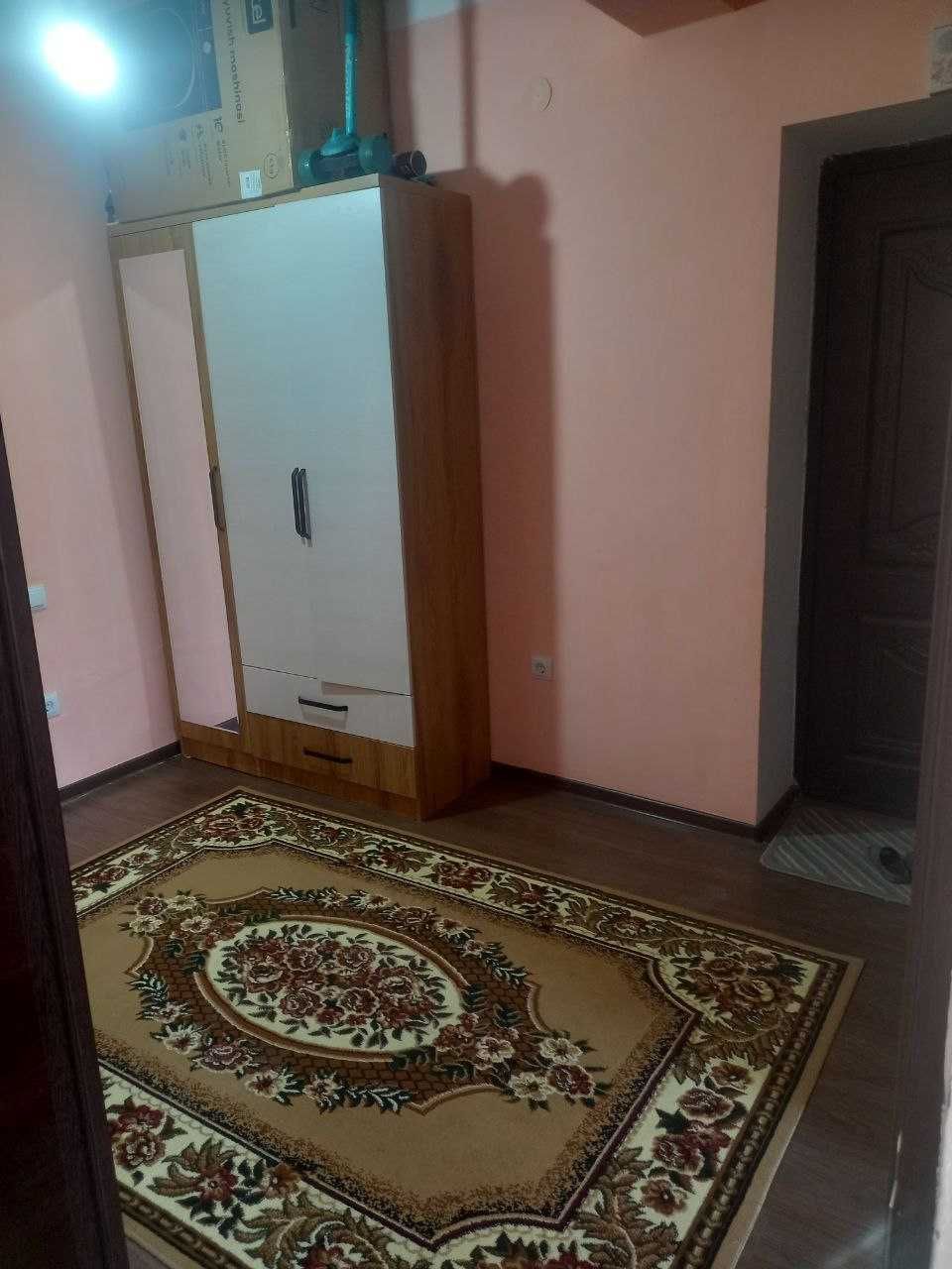 Нурафшон шаҳри Қумариқ мфй 2 хонали, 42 қвадрат метр квартира сотилади