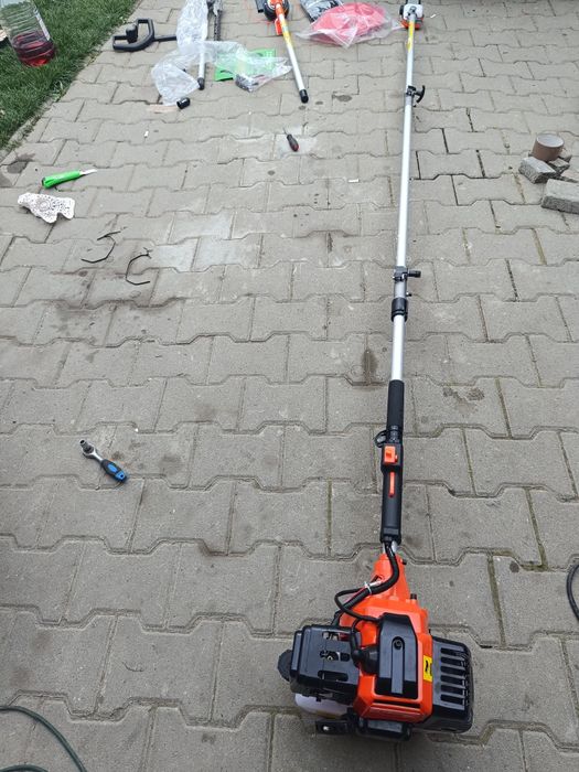 Motocoasā 5in 1 pe benzinā