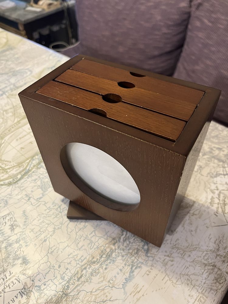 Дървена кутия за компакт дискове