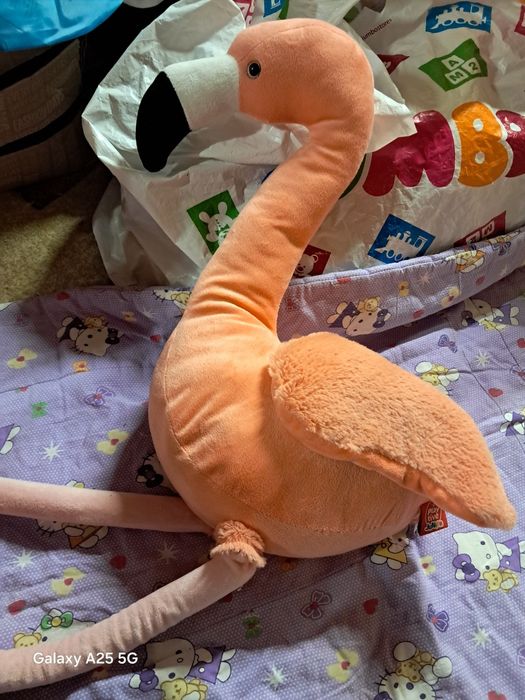 Vand plușuri frumoase