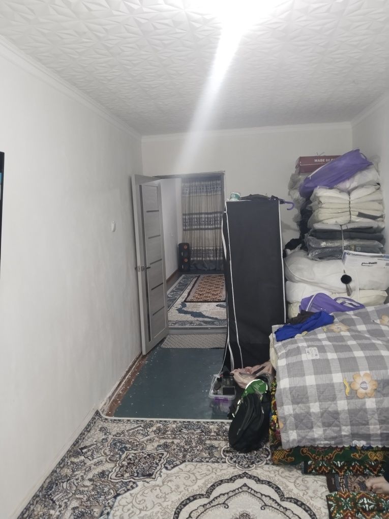 Срочно продаётся 2 комнатная квартира в городе Чирчике