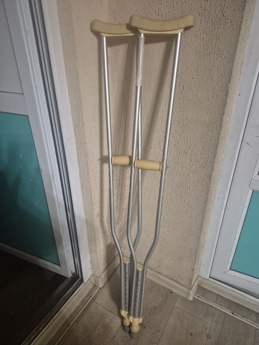 Продаю костыли медицинские