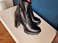 Vand botine Bershka