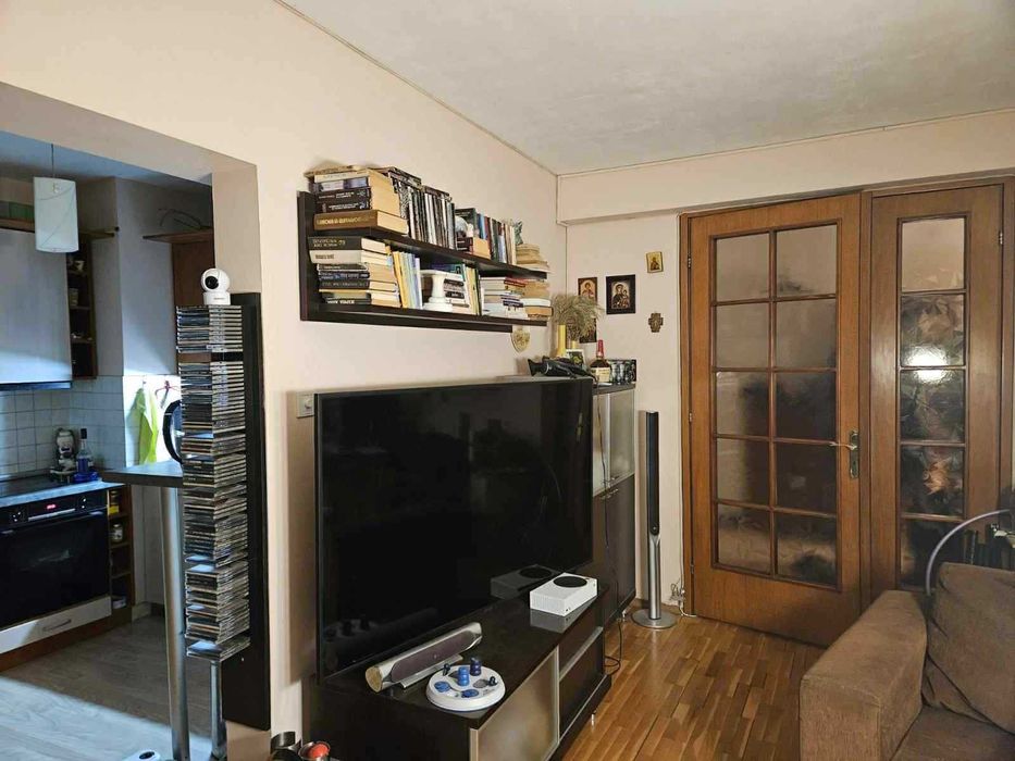 Прекрасен тристаен тухлен, обзаведен с гараж - Медицинска академия