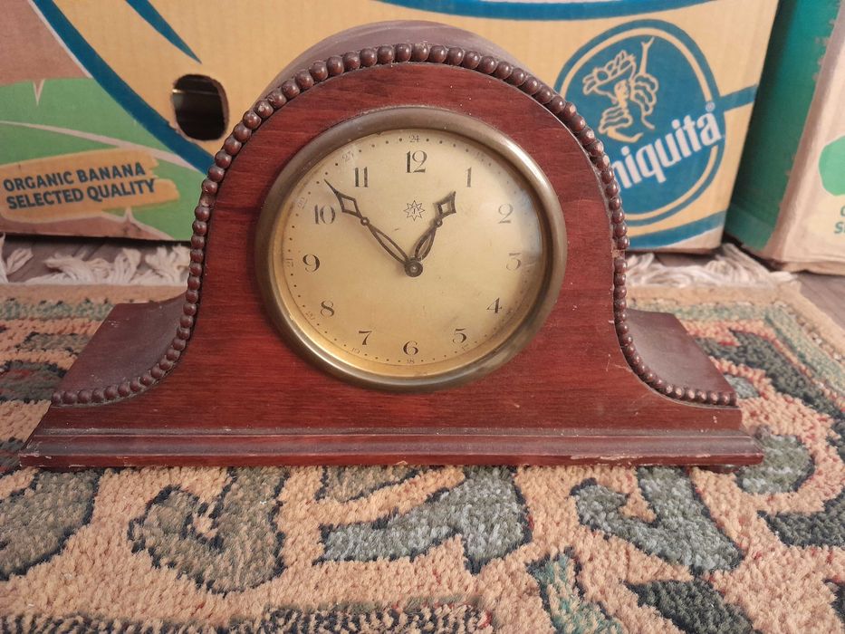 Настолен винтидж часовник JUNGHANS