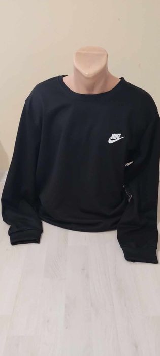 Trening barbati Nike din 3 piese.