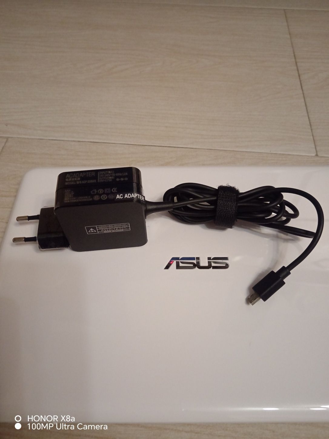 AC ADAPTER за лаптоп Asus