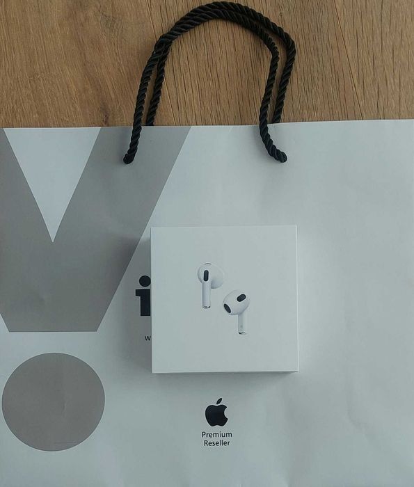 APPLE AirPods 3 (MPNY3ZM/A) Чисто Нови Фабрично Запечатана Кутуя