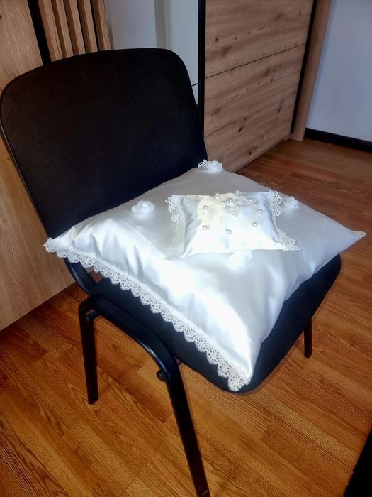 Perna mireasa și perna verighete