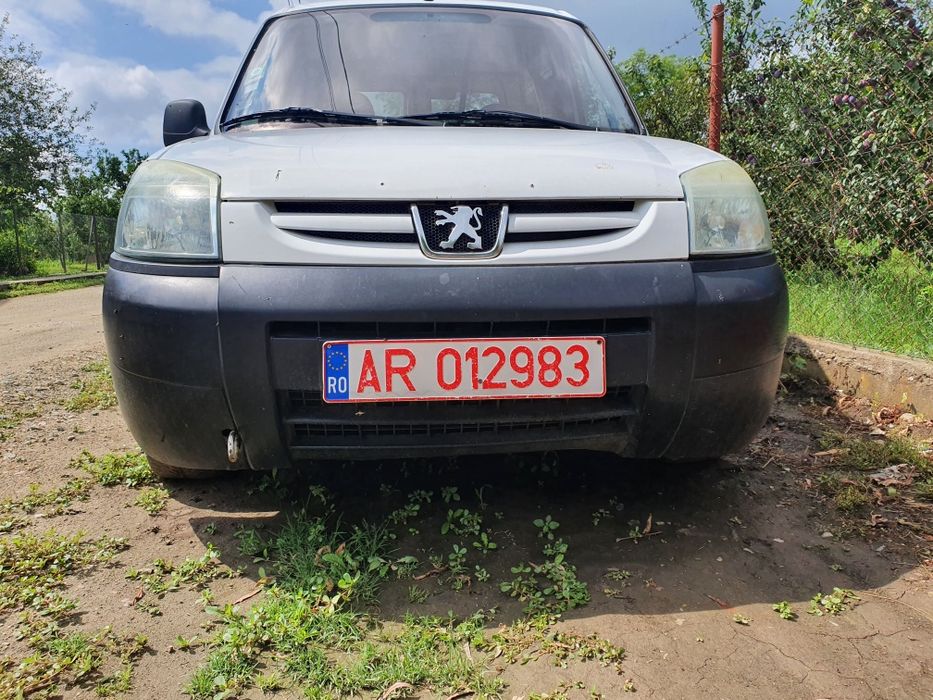 Dezmembrez Peugeot partner 2.0 hdi 90 cp cod RHY