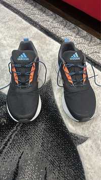 Adidas маратонки 42