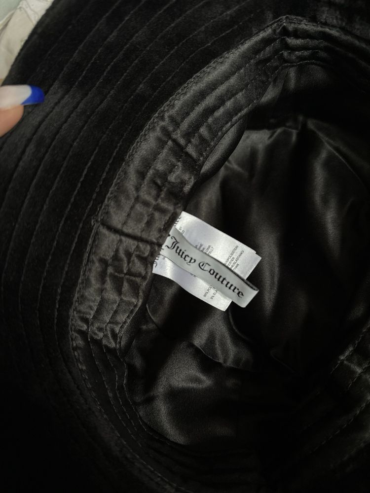 Дамска шапка Juicy Couture
