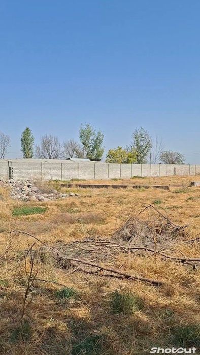 Кибрайда нотурар жой сотилади. Ер майдони 68 соток