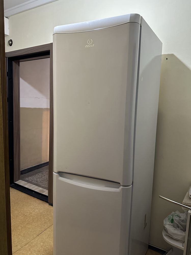 Отличен. Работи перфектно Indesit