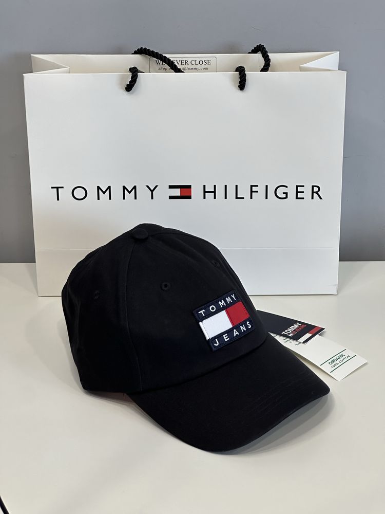 Новые кепки Tommy Hilfiger.