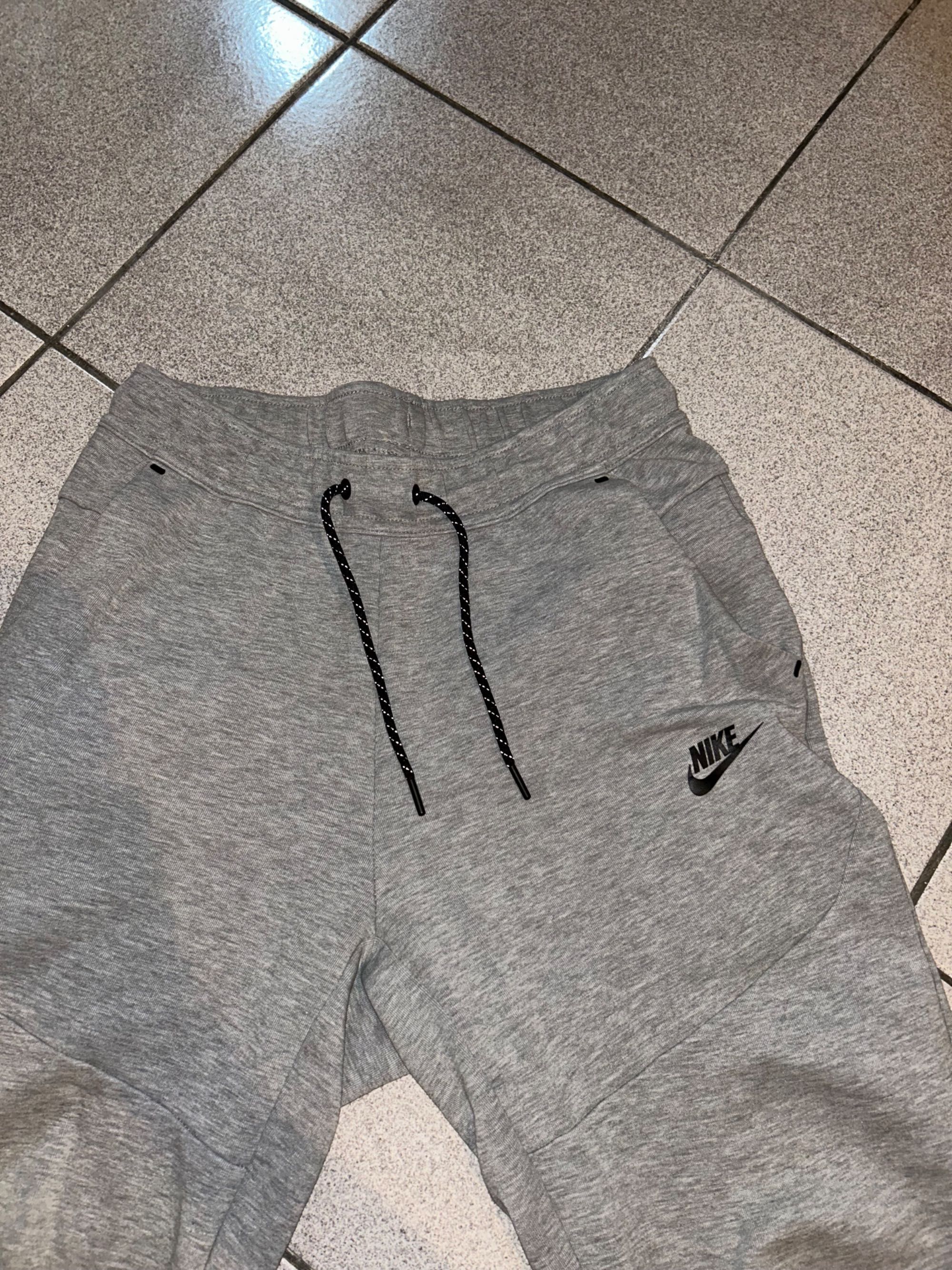 ОРИГИНАЛНИ Nike tech fleece gray