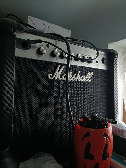 Amplificator Marshall MG15CFR utilizat
