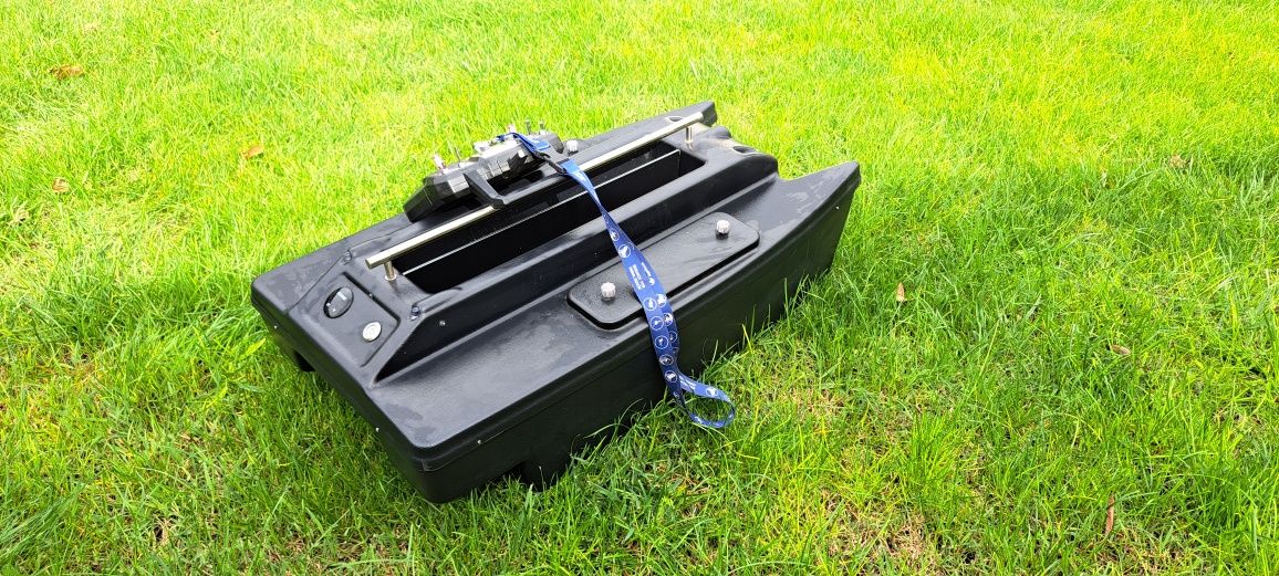 Лодка за захранка Carp Aligator