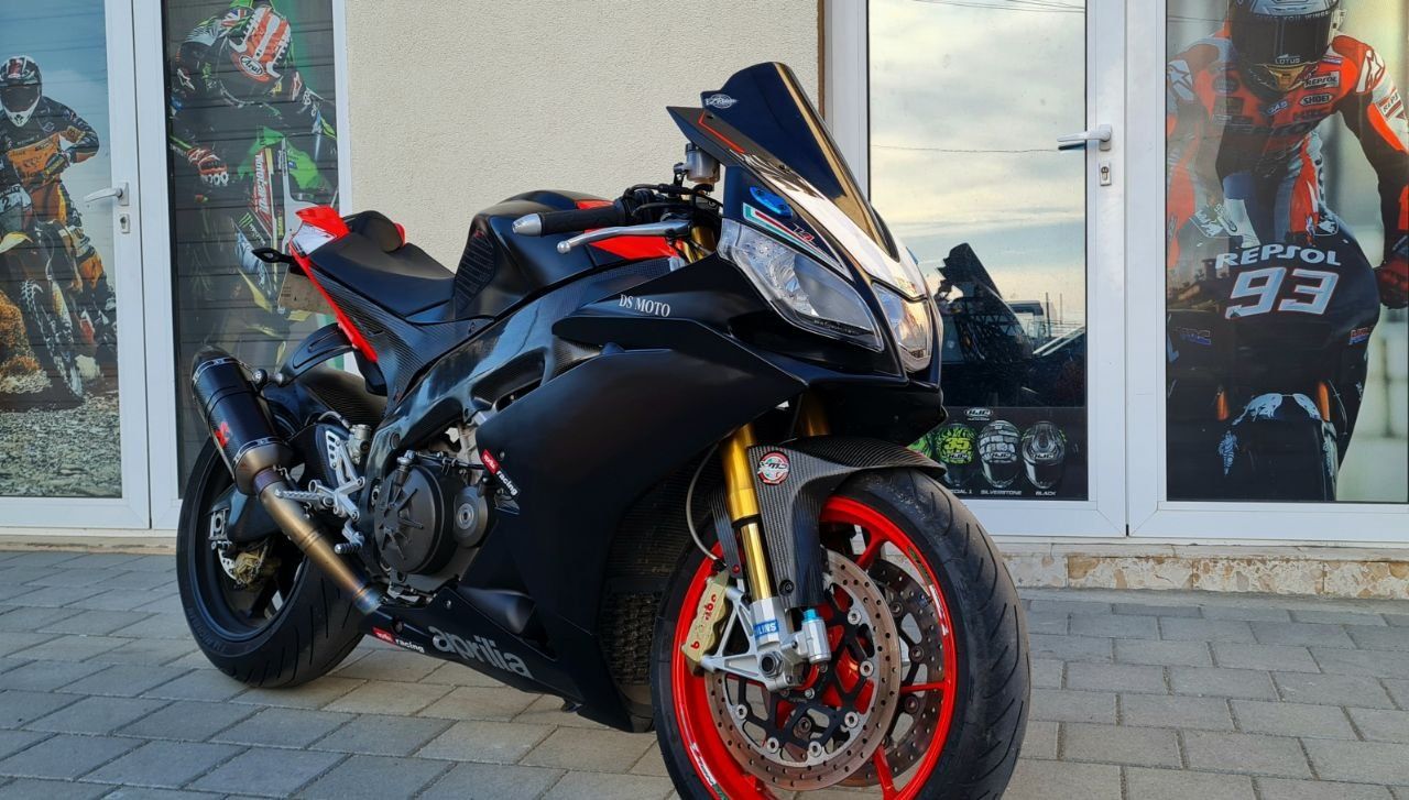 Aprilia RSV4 Factory