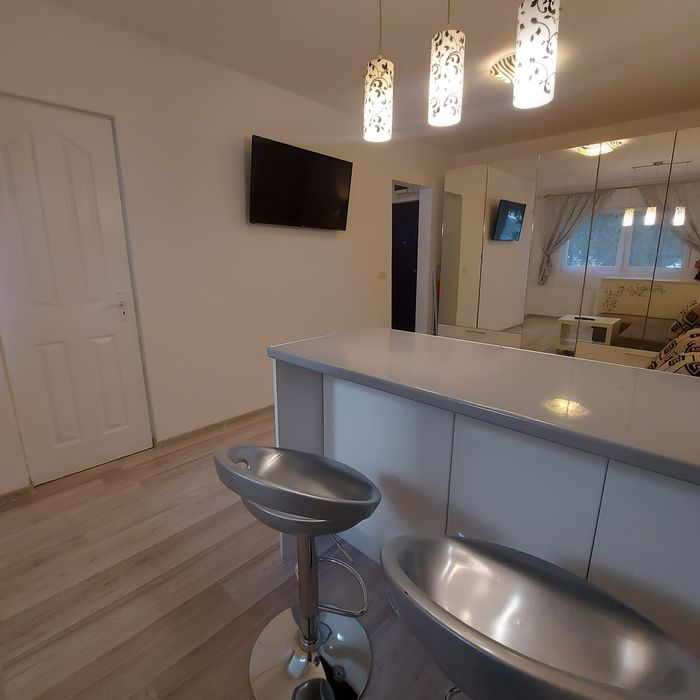 Garsonieră modernă de închiriat – Strada Poetului, parter, 250€