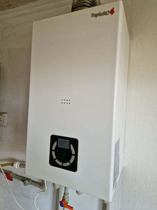 Продаю газовый котёл TeploROSS AGB 26N