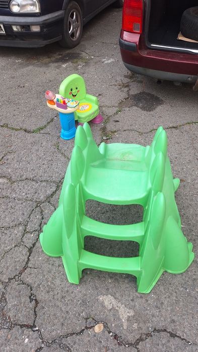 Детска пързалка и музикално детско столче