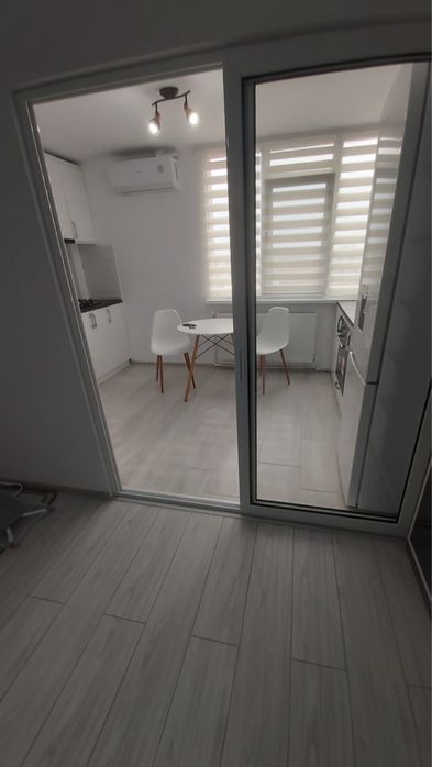 PF . Inchiriez garsoniera