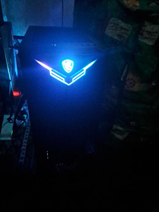 Vând pc gaming AMD Ryzen 5 3600 six-core, Radeon RX 580