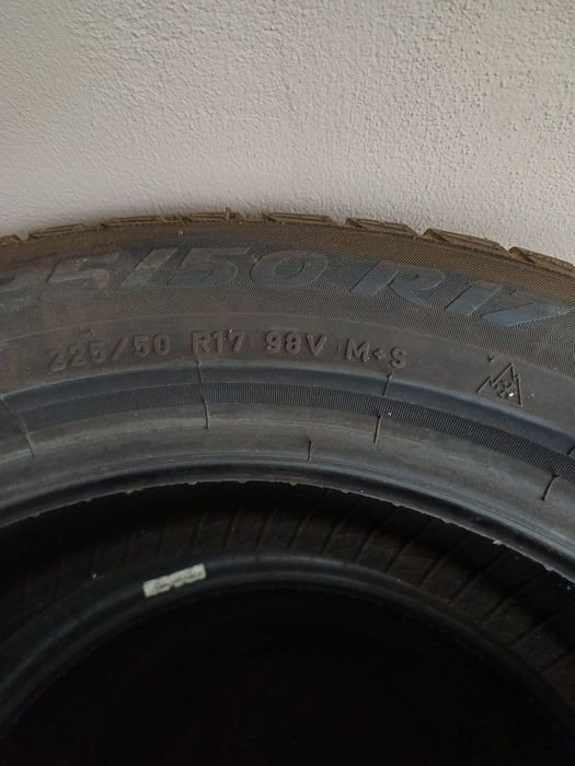 Anvelope de iarna 225/50r17