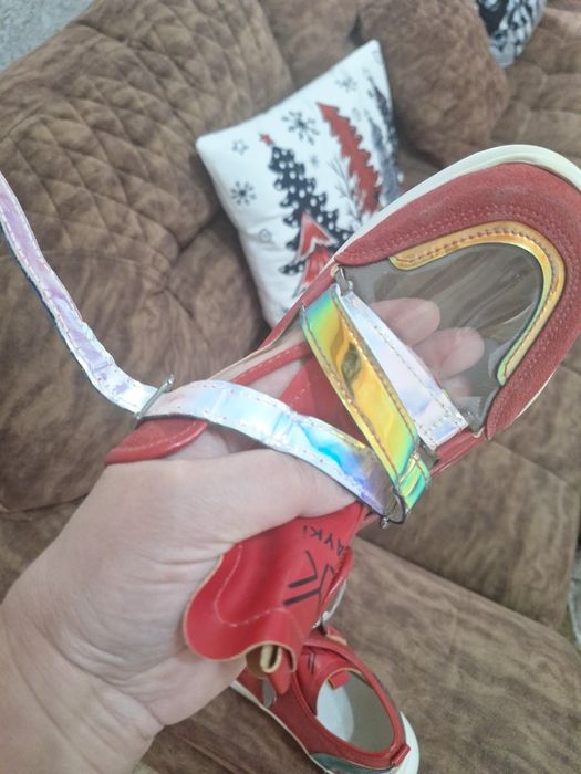 Продаю кроссовки Фабричные  Турция