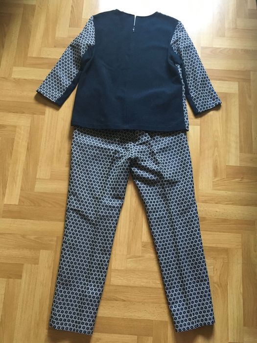 Costum dama cu pantalon, elegant de la firma Max Mara