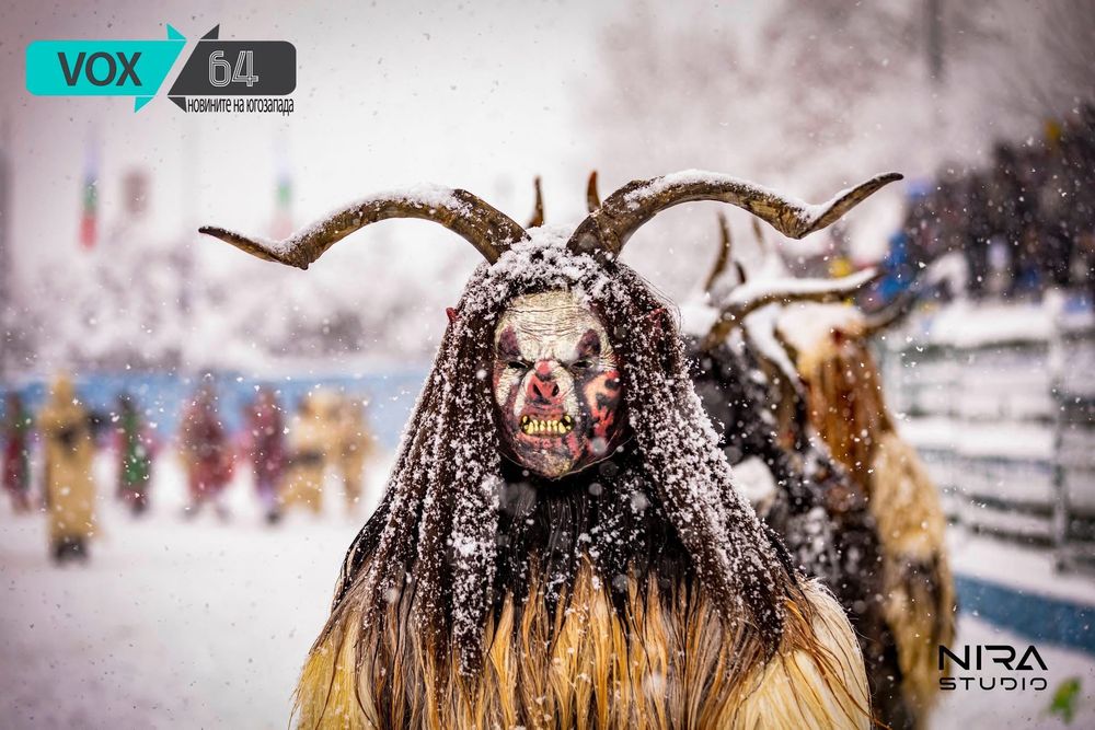 Кукерски костюм от естествен косъм