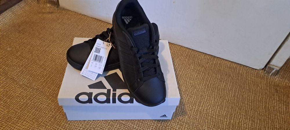 Маратонки Адидас