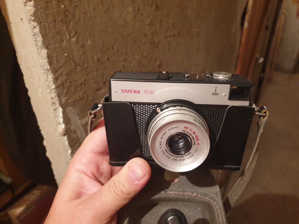 Продавам фотоапарат SMENA 8M, ВИЛИЯ - VILIA и калъф за фотоапарат