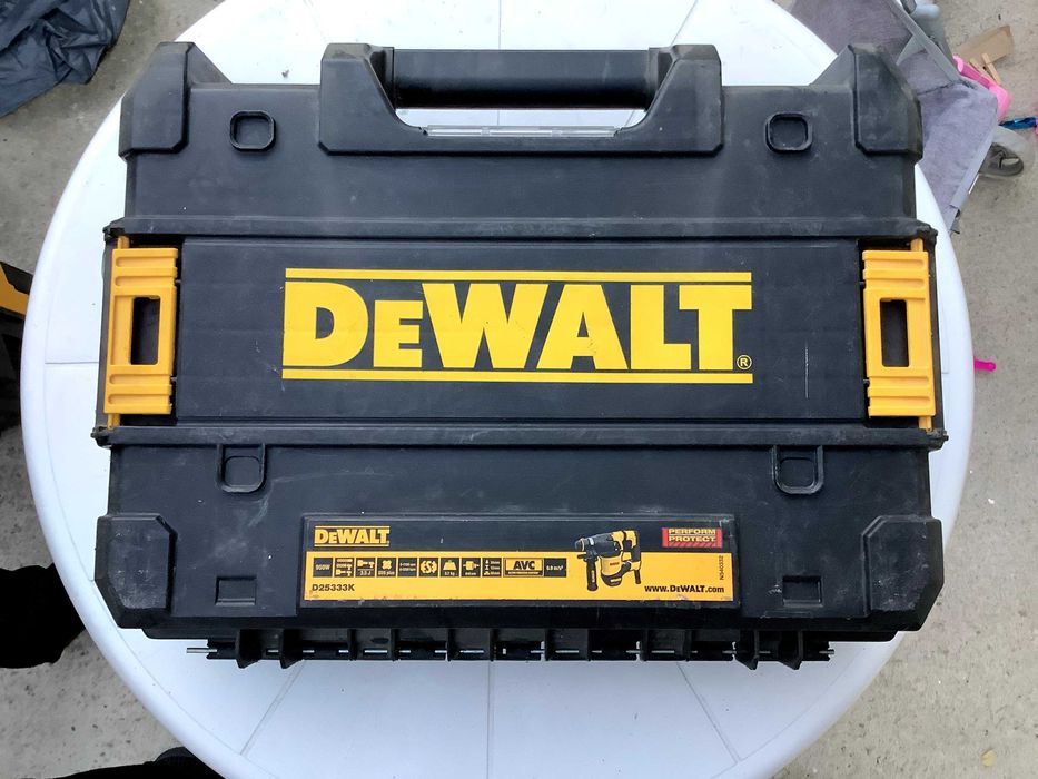 Dewalt D25333KQS / Bosch 2400DBH