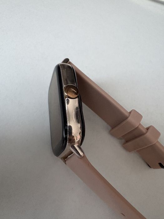 Amazfit GTS 2 Gold – стилен смарт часовник в отлично състояние
