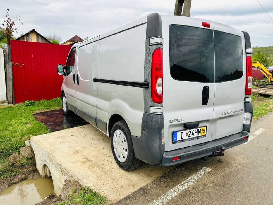 Opel vivaro 2.5 diesel